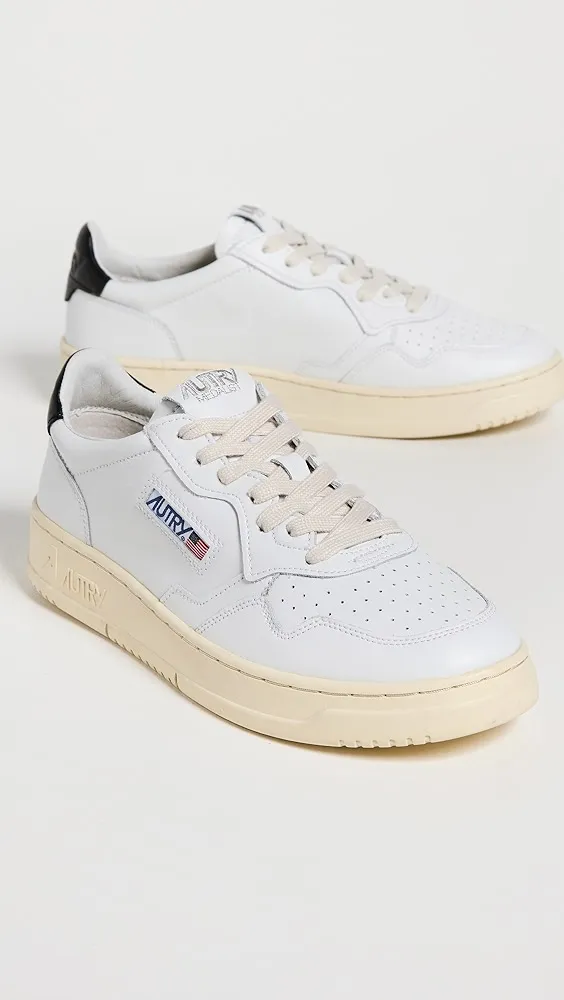 Autry   Medalist Low Top Sneakers 