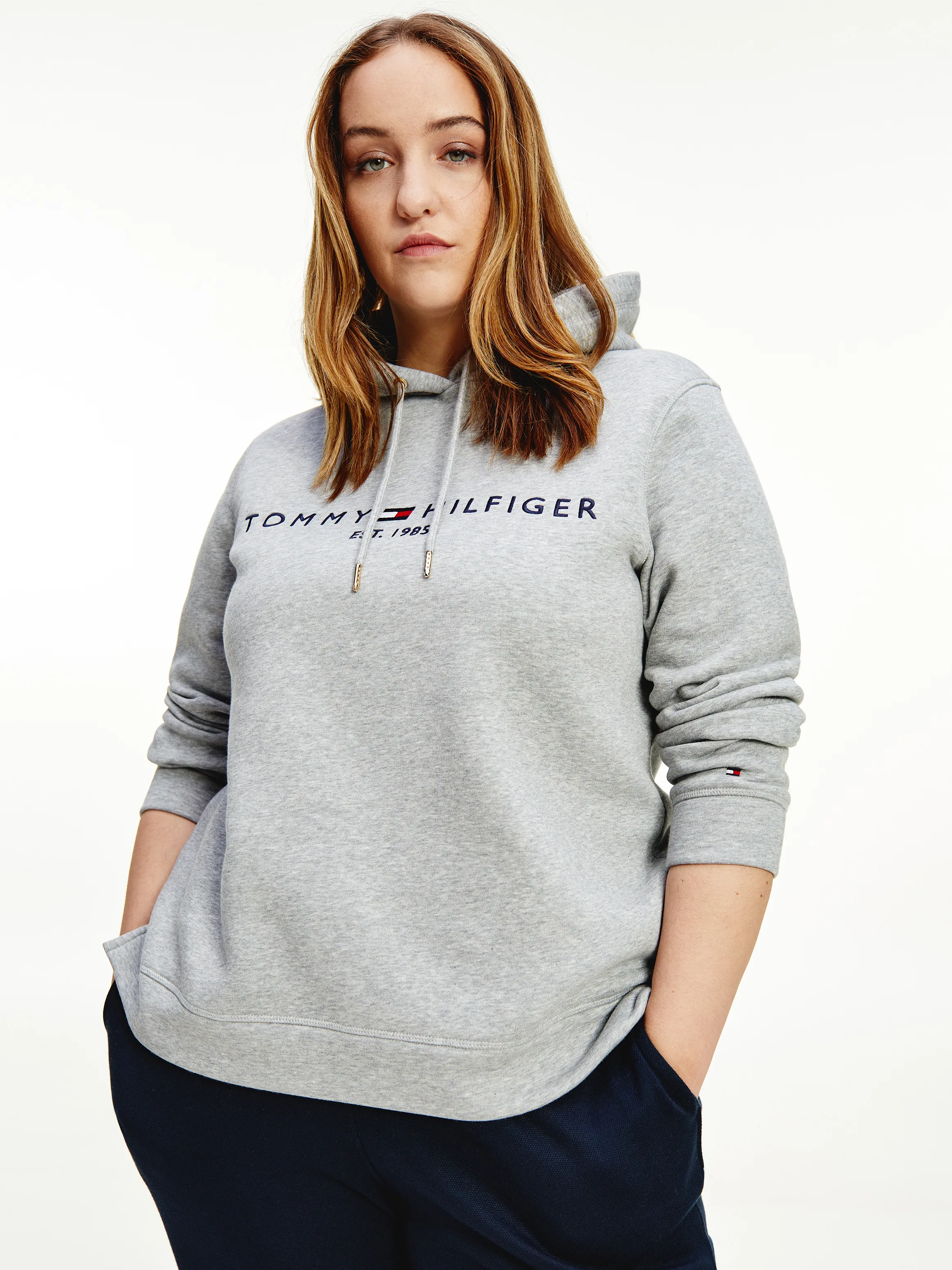 Essential Curve Logo Hoodie  |Sweatshirts & Hoodies | Tommy Hilfiger