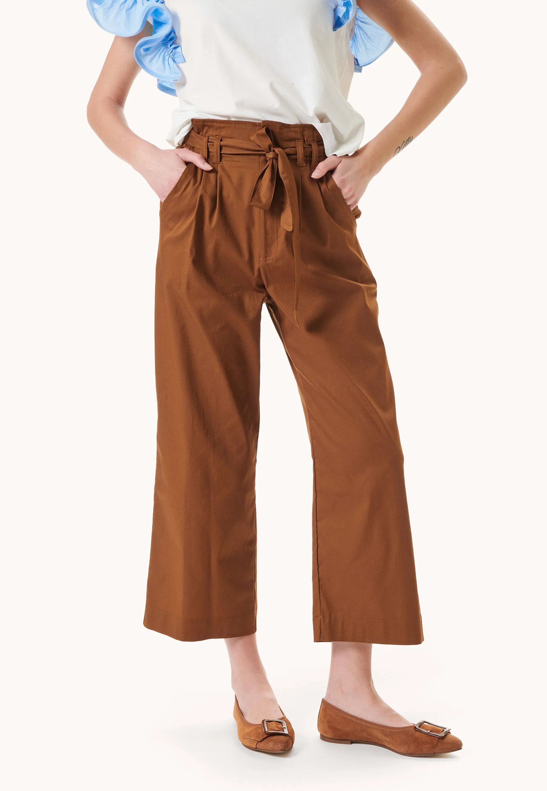 Pantalone cropped con vita arricciata