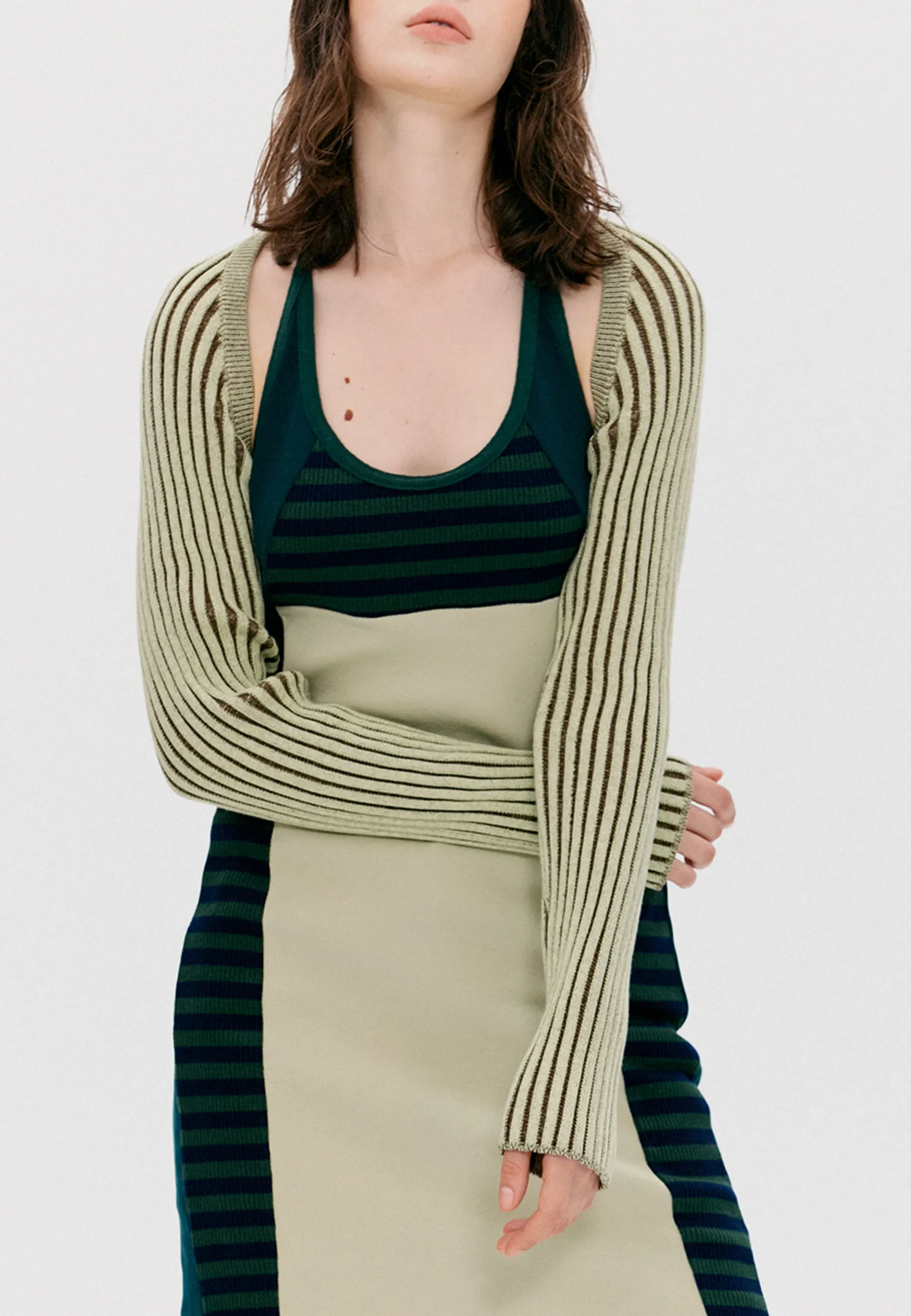 Ribbed Fitted Bolero Cardigan - green