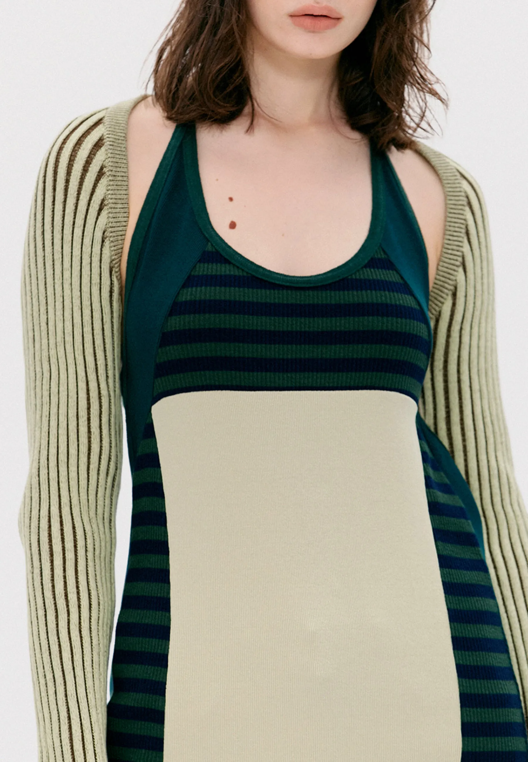 Ribbed Fitted Bolero Cardigan - green